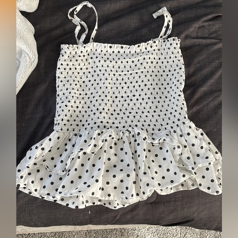 Super cute pokadot top!